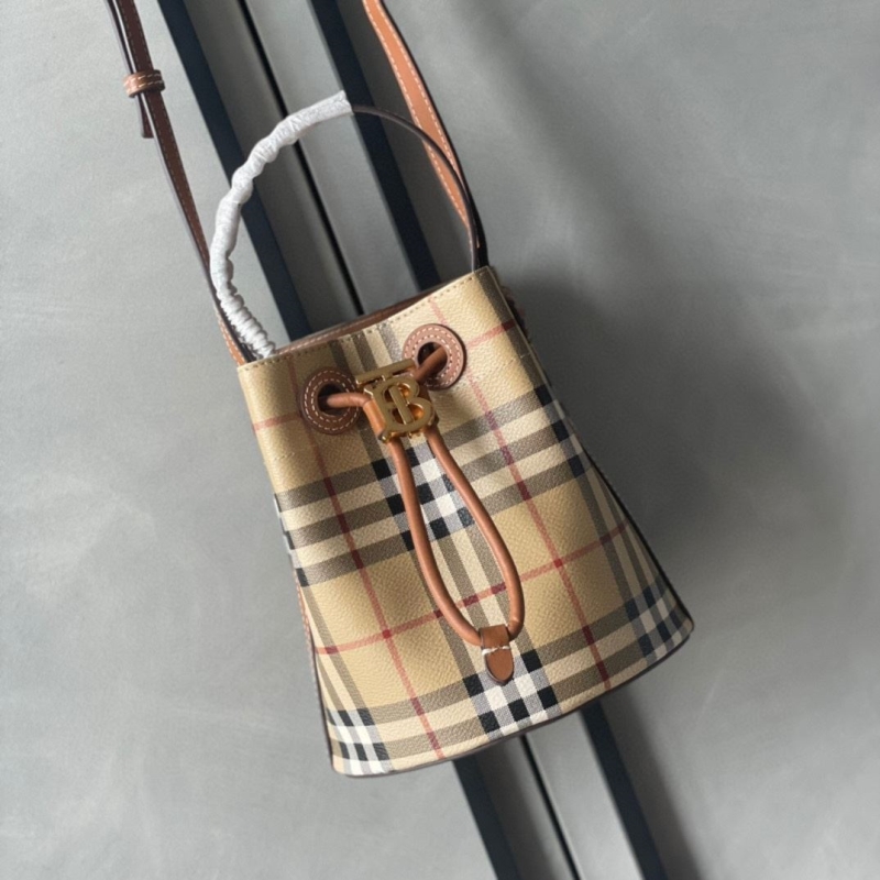 Bv*b*rry bucket bags